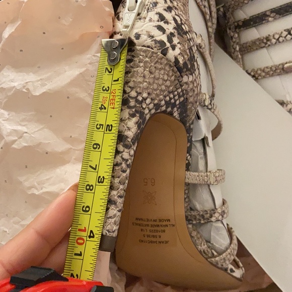 BCBGENERATION Jean Sandal - Picture 7 of 7